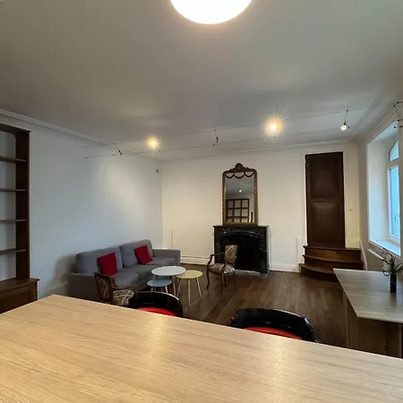 Spacious T2 Near The Chateau De Apartment Caen